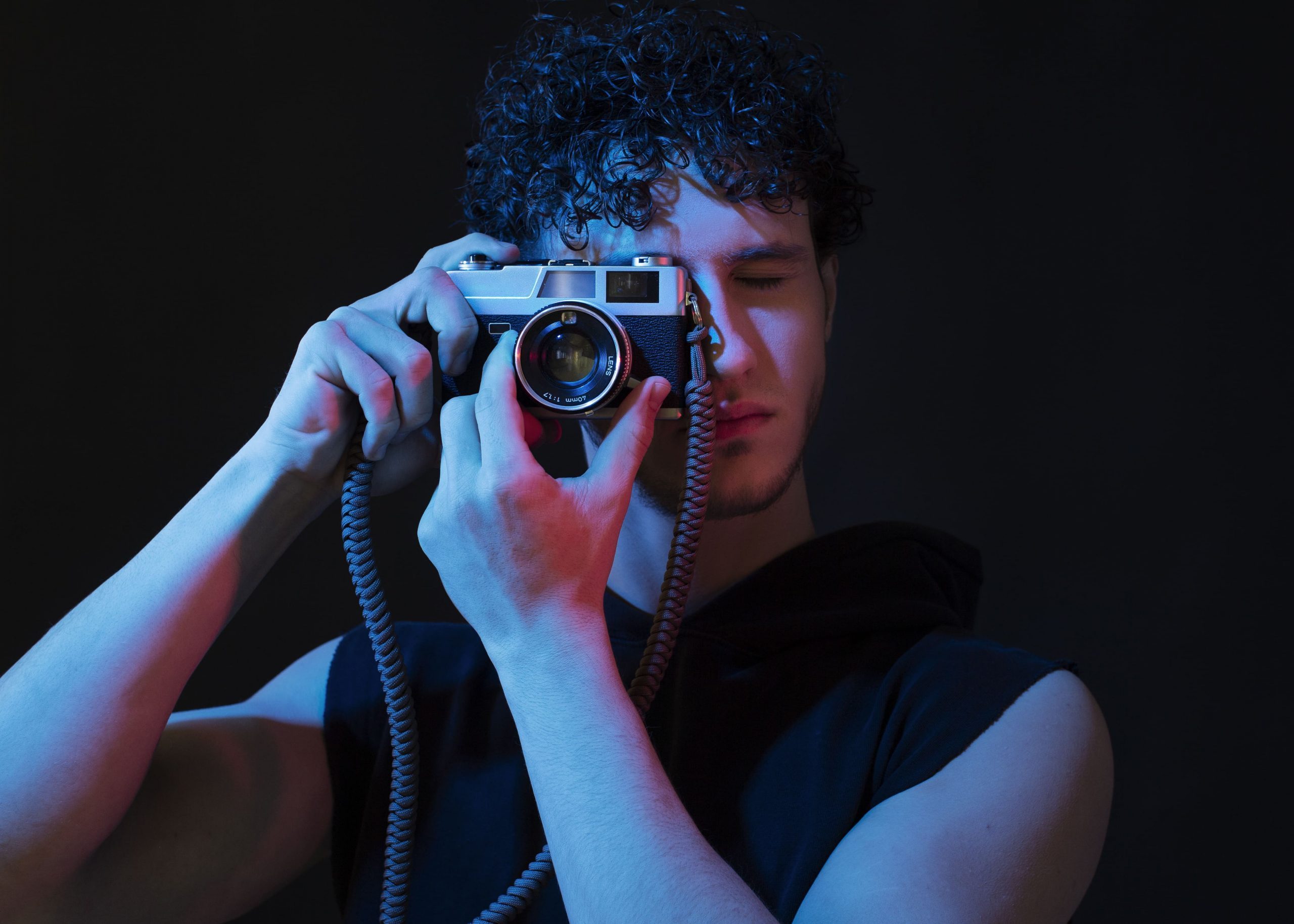 man-portrait-with-blue-lights-visual-effects (1)