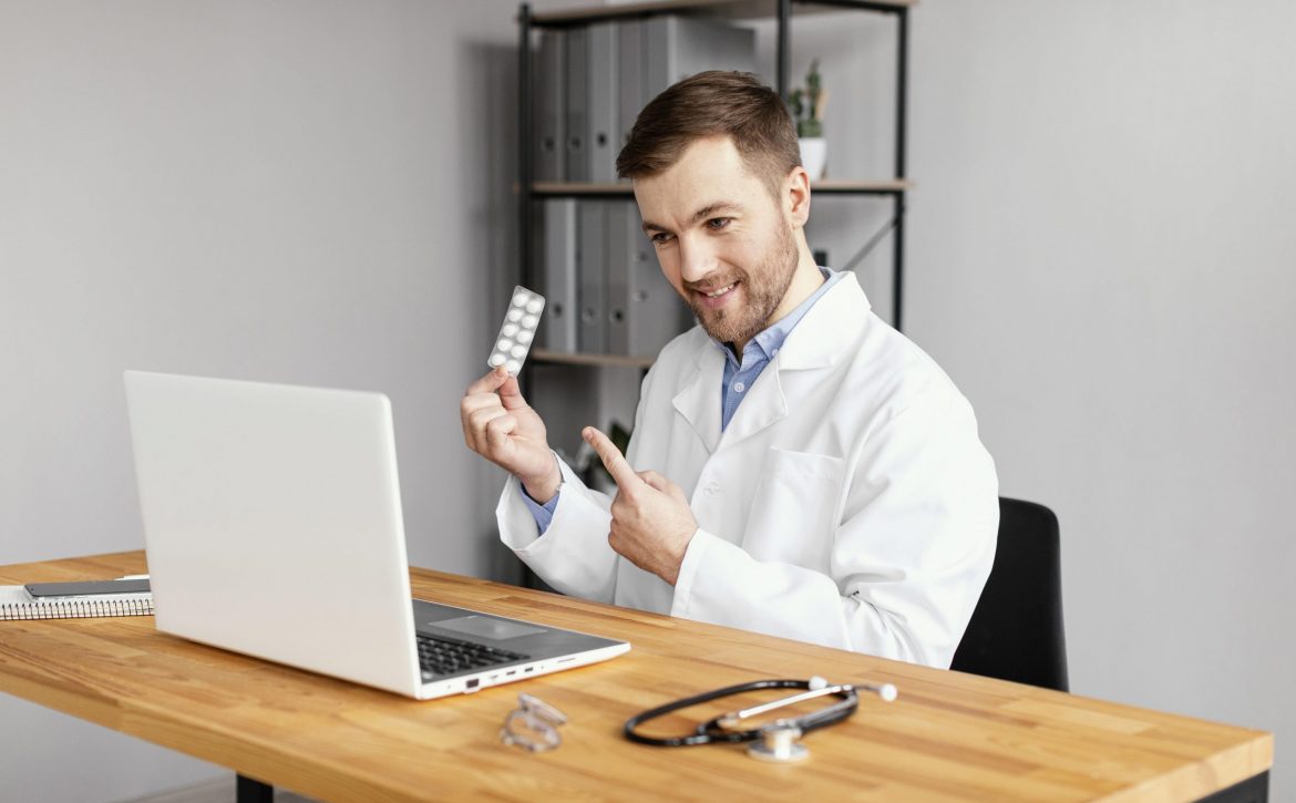 medium-shot-smiley-doctor-desk
