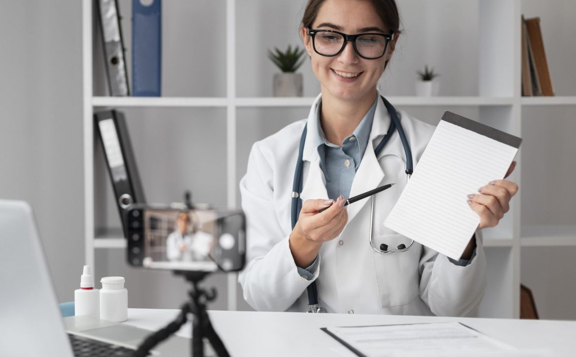 portrait-doctor-video-conferencing-clinic (1)